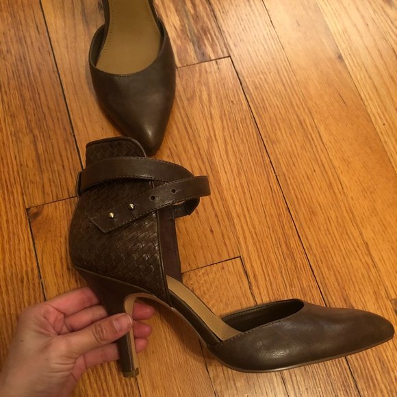 Fergie Shoes | Ankle Strap Pointed Toe Pumps | - Picture 6 of 10